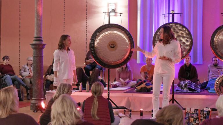 Susanne Ines Schmidt und Karla Katja Leisen / Bezalel-Synagoge